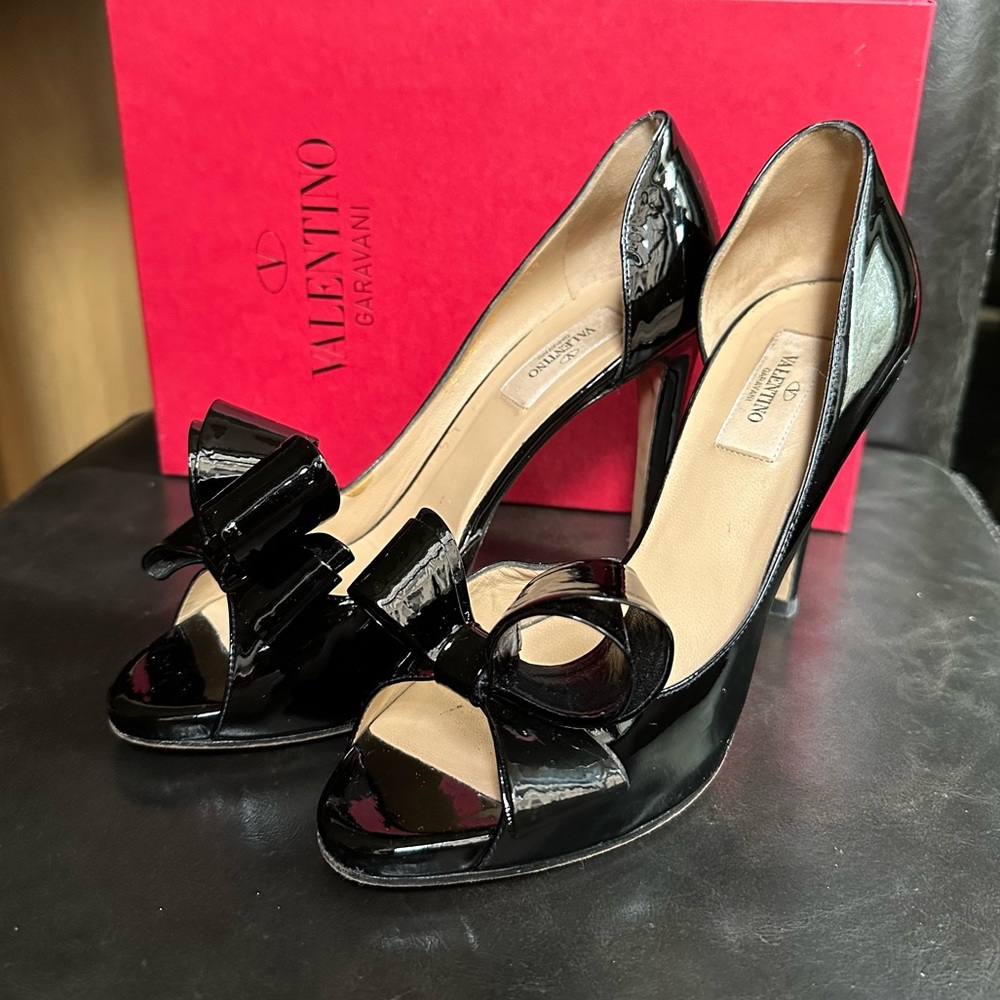 VALENTINO black patent heels